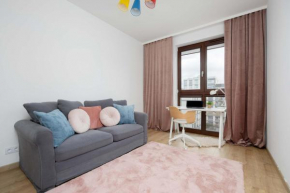 Family Apartment with Air Conditioning and Parking in Warsaw's Mokotów District by Noclegi Renters